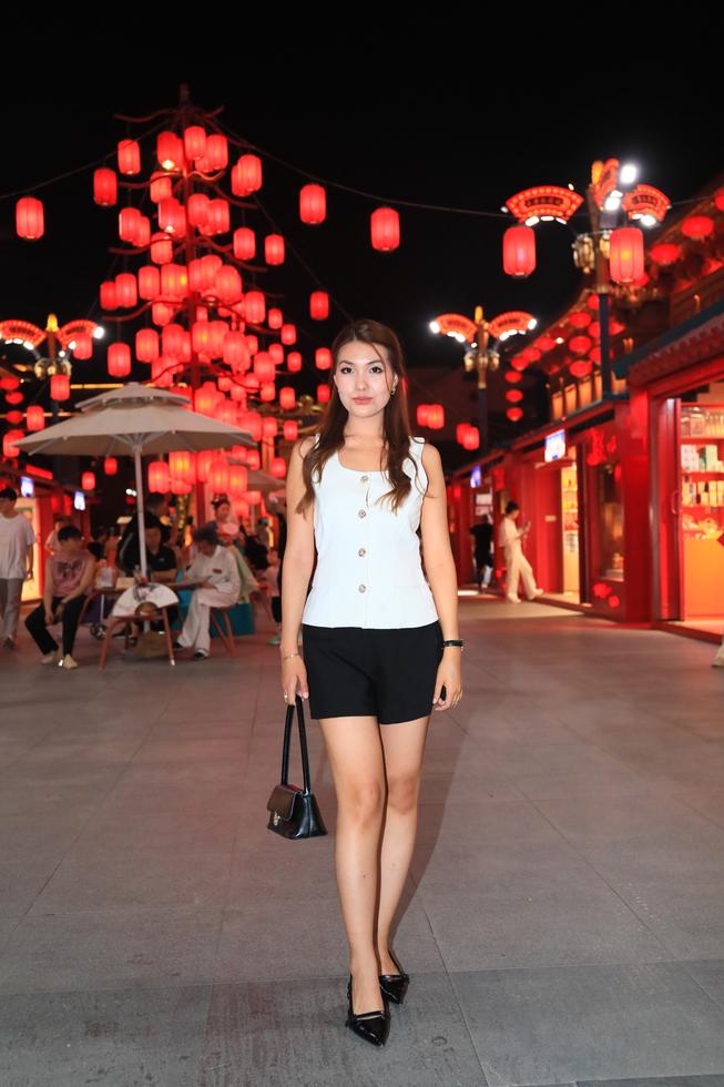 Белая жилетка