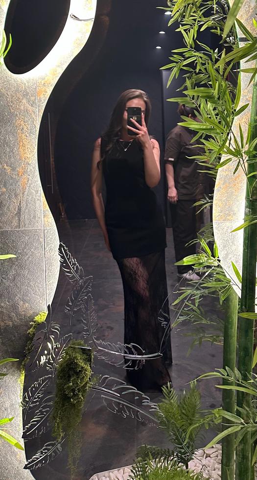 Платье с кружевной юбкой