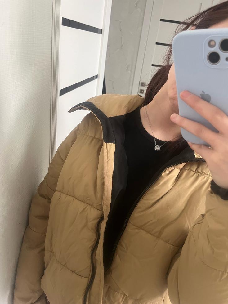 светло коричневая куртка