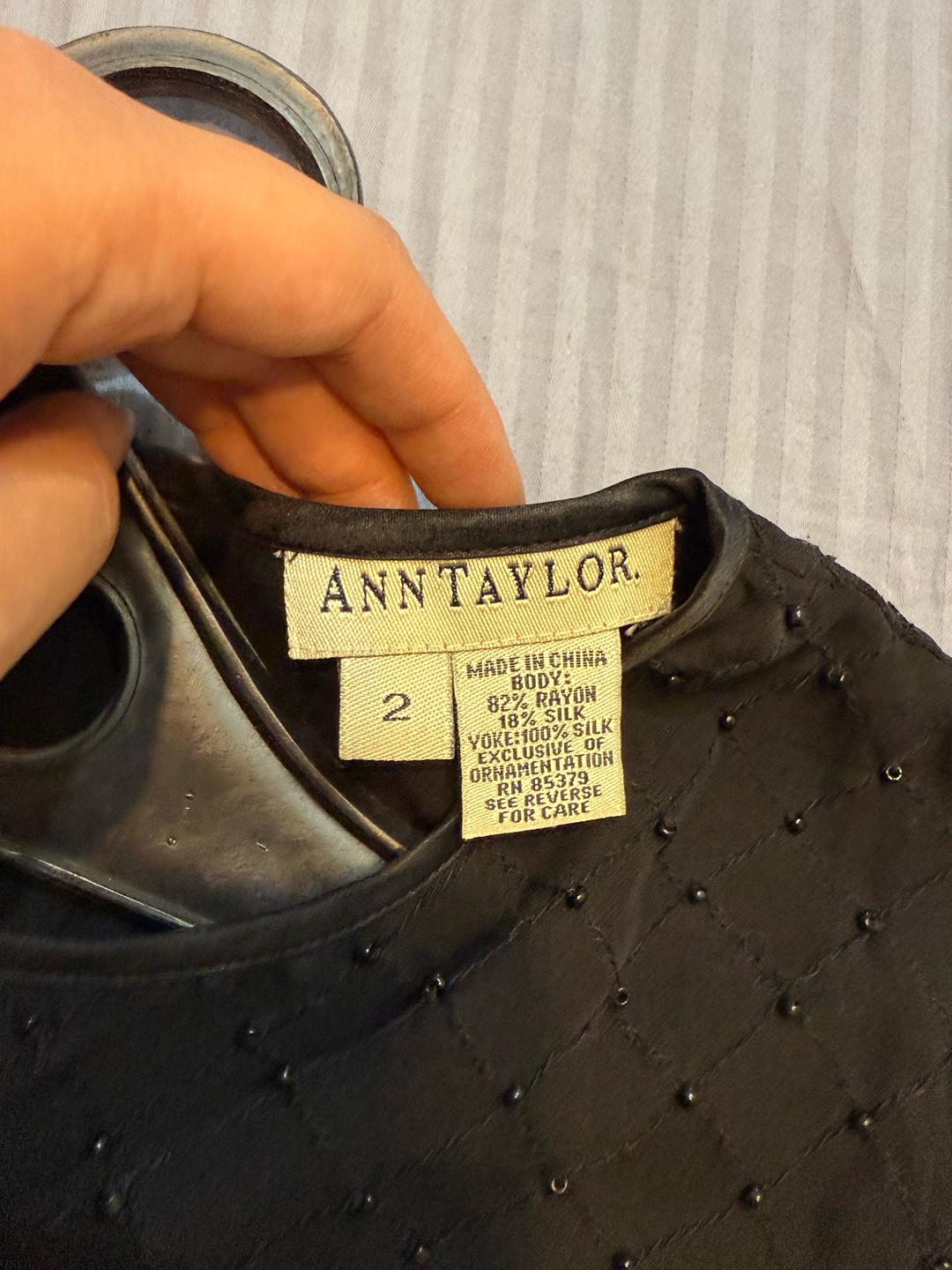 Ann Taylor Ann Taylor топ с декором — фото 2