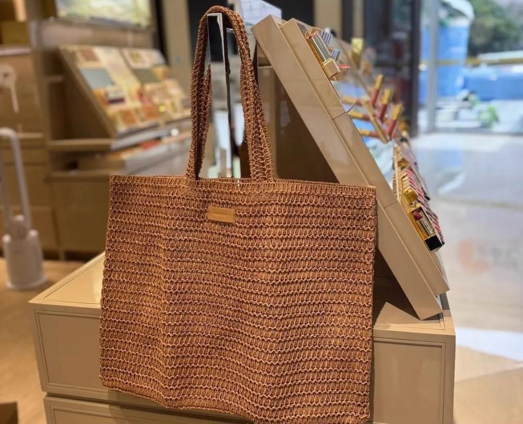 Burberry Burberry Tote Bag VIP Gift — фото 2