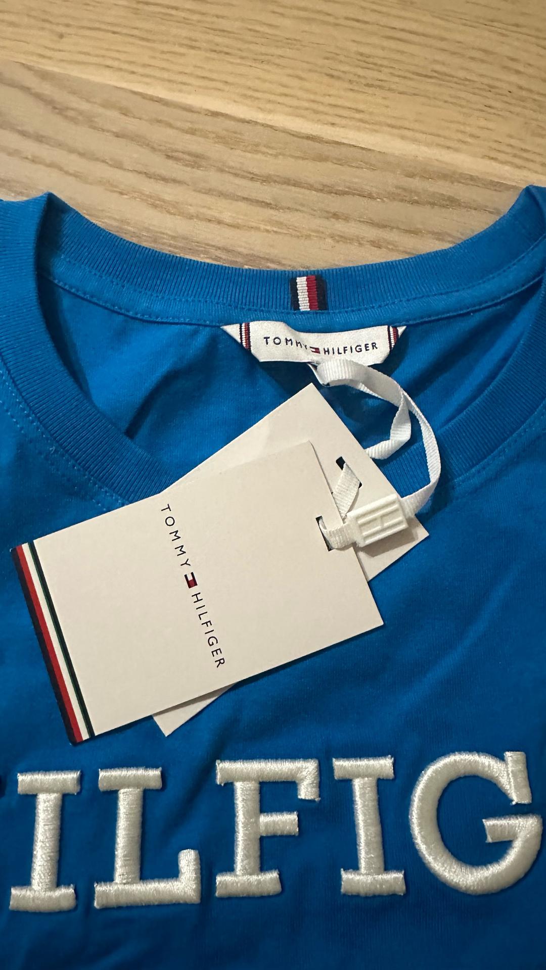 Tommy Hilfiger новая Футболка Tommy Hilfiger — фото 2
