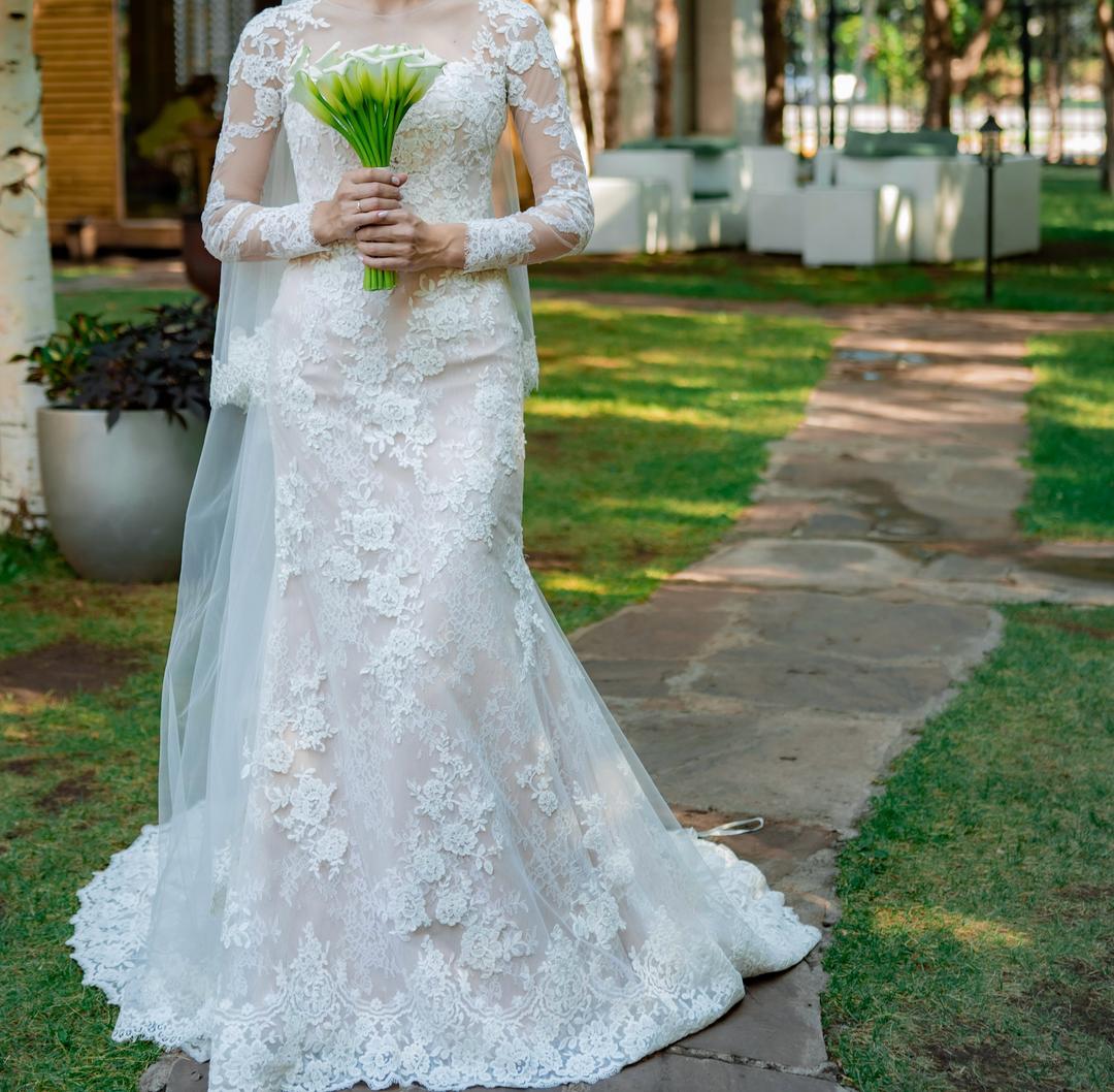 Pronovias Свадебное кружевное платье со шлейфом — фото 2
