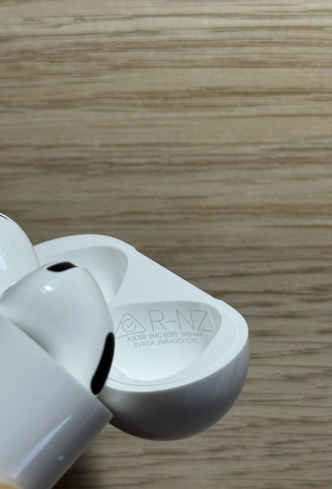 Apple AirPods 4 оригинал (без ANC) — фото 2