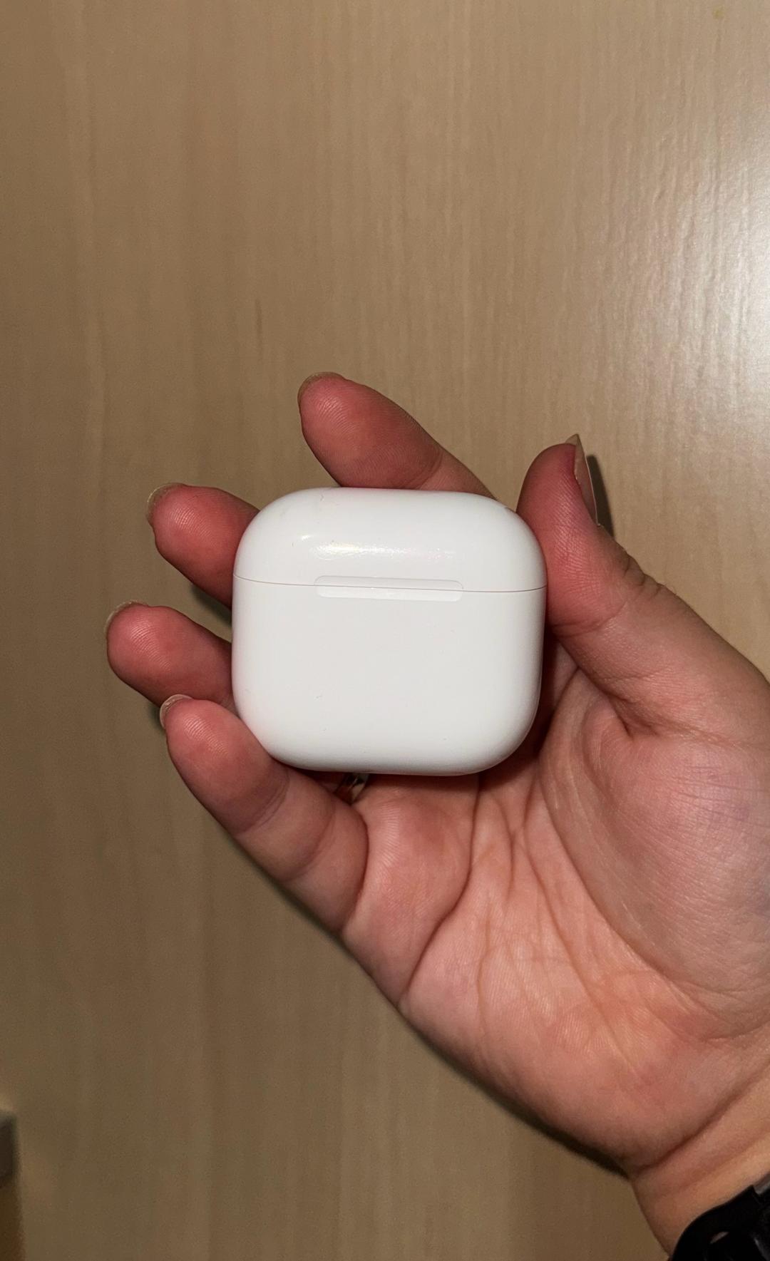 Apple AirPods 4 поколения — фото 2