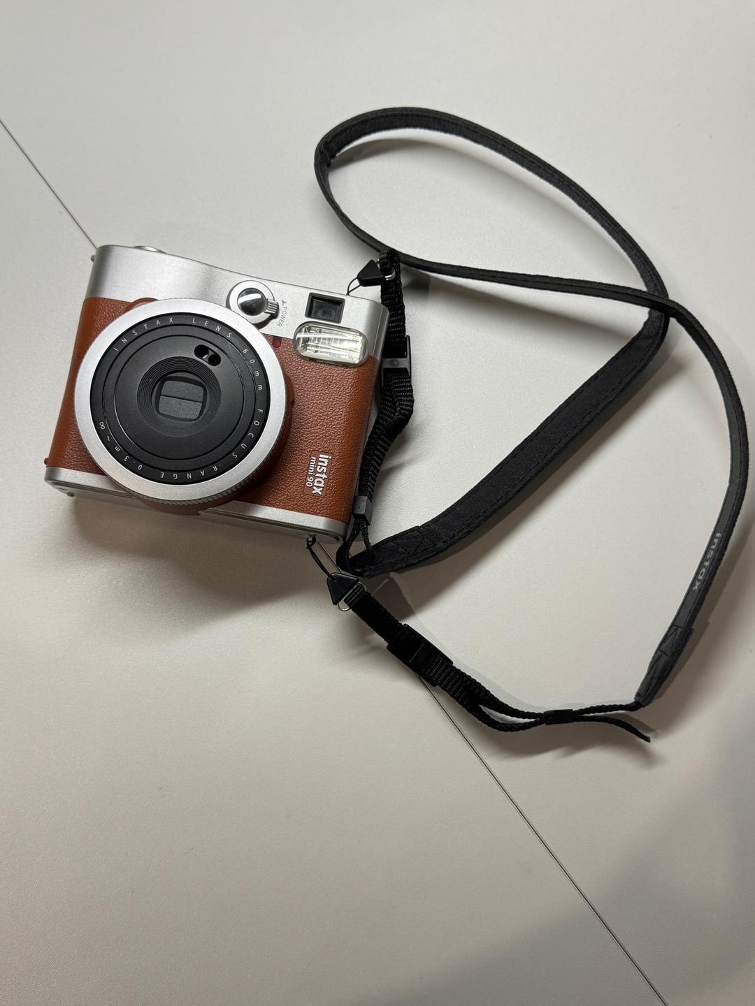 Fujifilm Фотоаппарат Fujifilm Instax mini 90 — фото 2