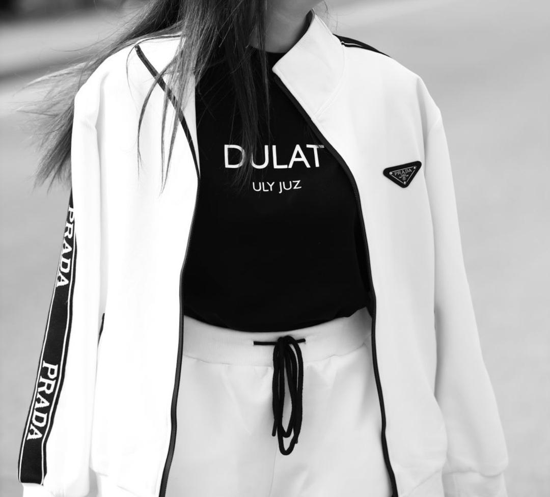 Нет бренда Белая спортивка: Prada — фото 2