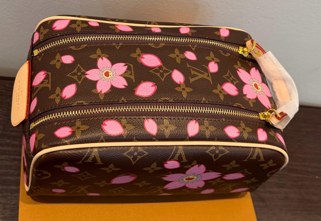 Louis Vuitton косметичка lv — фото 2