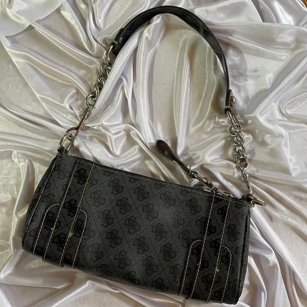 GUESS Сумка-багет Guess оригинал — фото 2