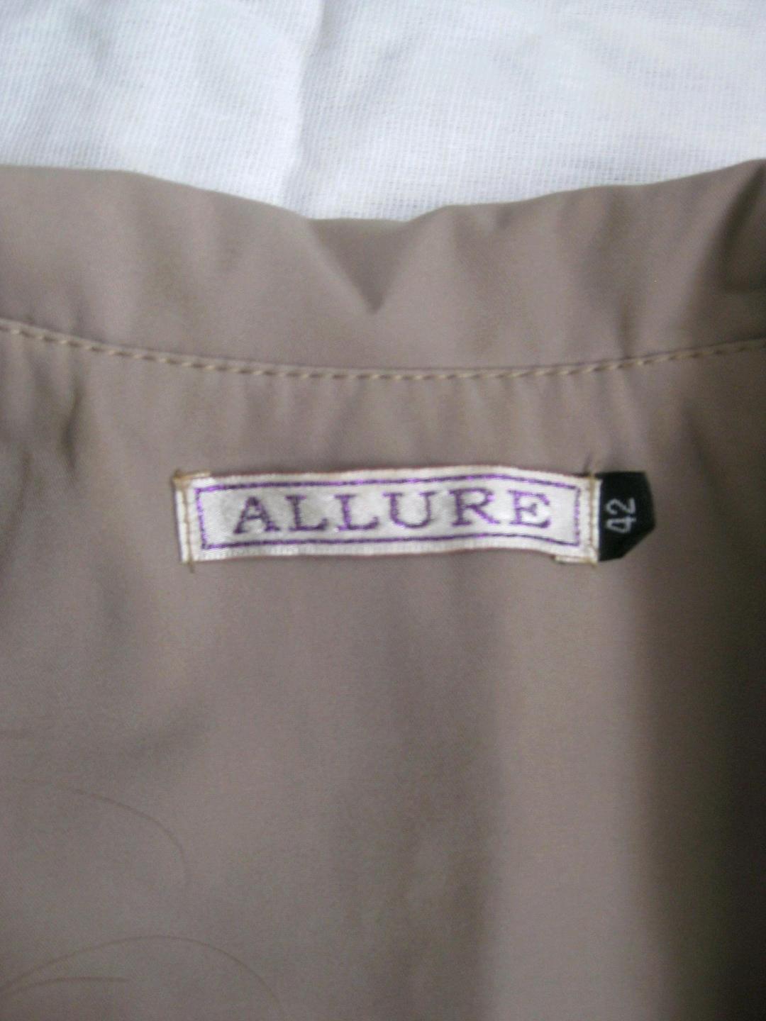 Allure Брючный костюм бежевого цвета — фото 2