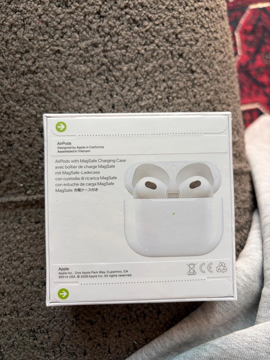 Apple Наушники Apple AirPods 3rd generation — фото 2