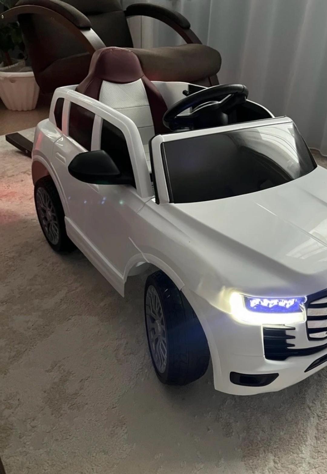 Toyota Машина большая — фото 2