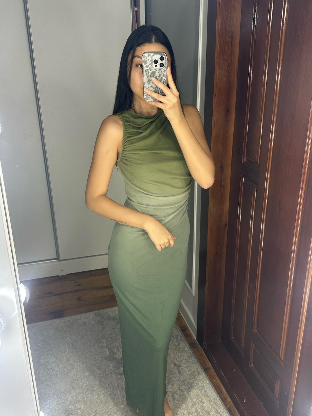 Pull & Bear зеленое платье pull and bear — фото 2
