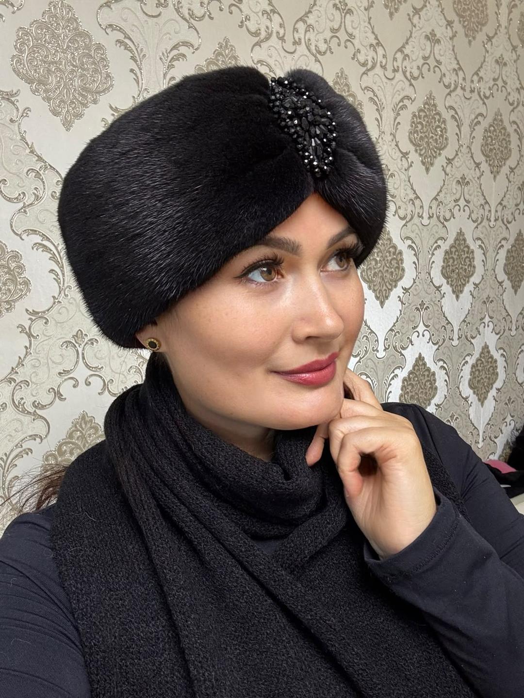 Karimova Katya Меховая повязка с брошью черного цвета — фото 2