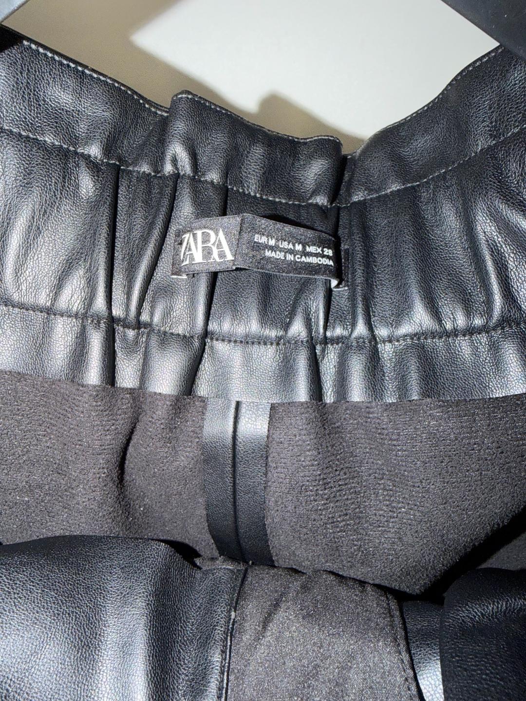 Zara Шорты из экокожи — фото 2