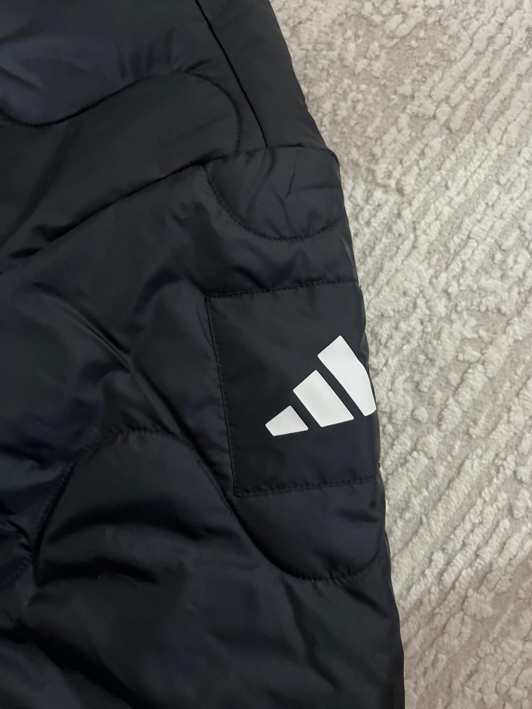 Adidas Женская куртка adidas — фото 2
