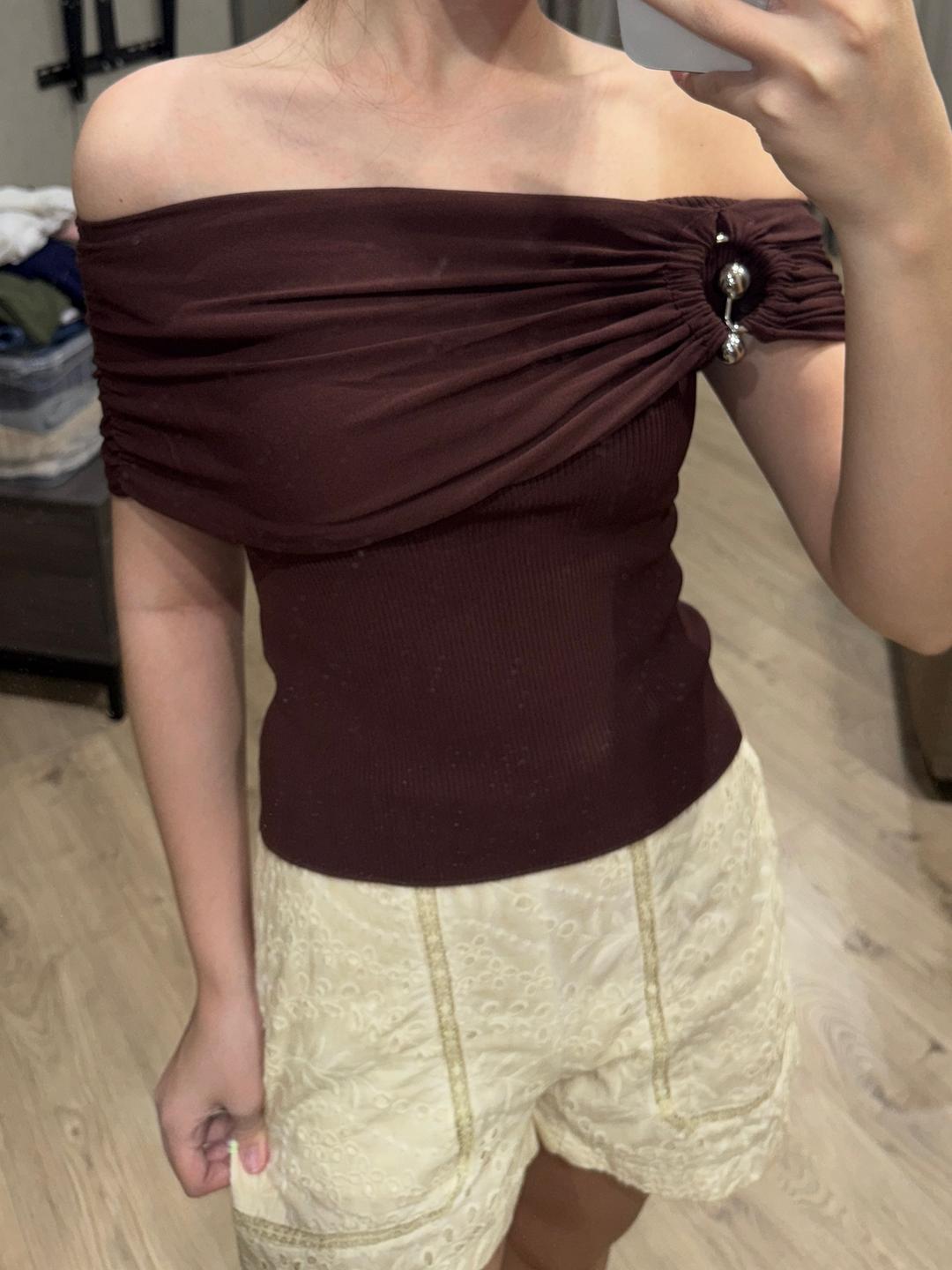 Zara Топ ZARA с открытыми плечами и декоративным кольцом — фото 2