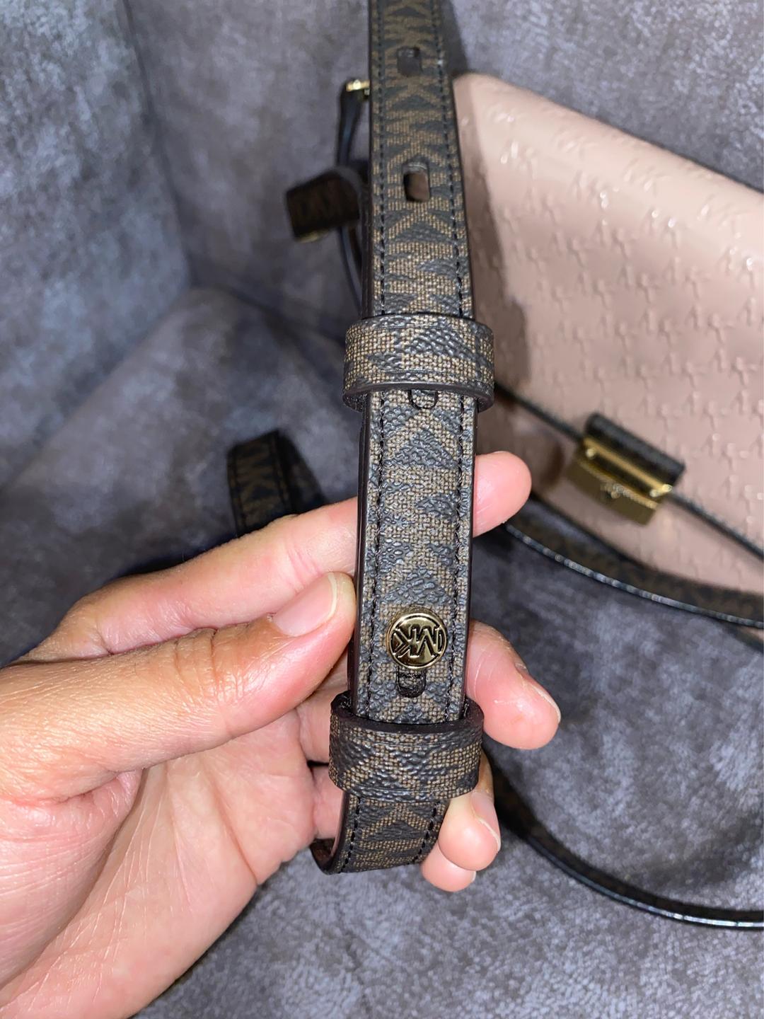 Michael Kors Сумка Michael Kors оригинал в идеальном состоянии, есть длинный ремешок — фото 2