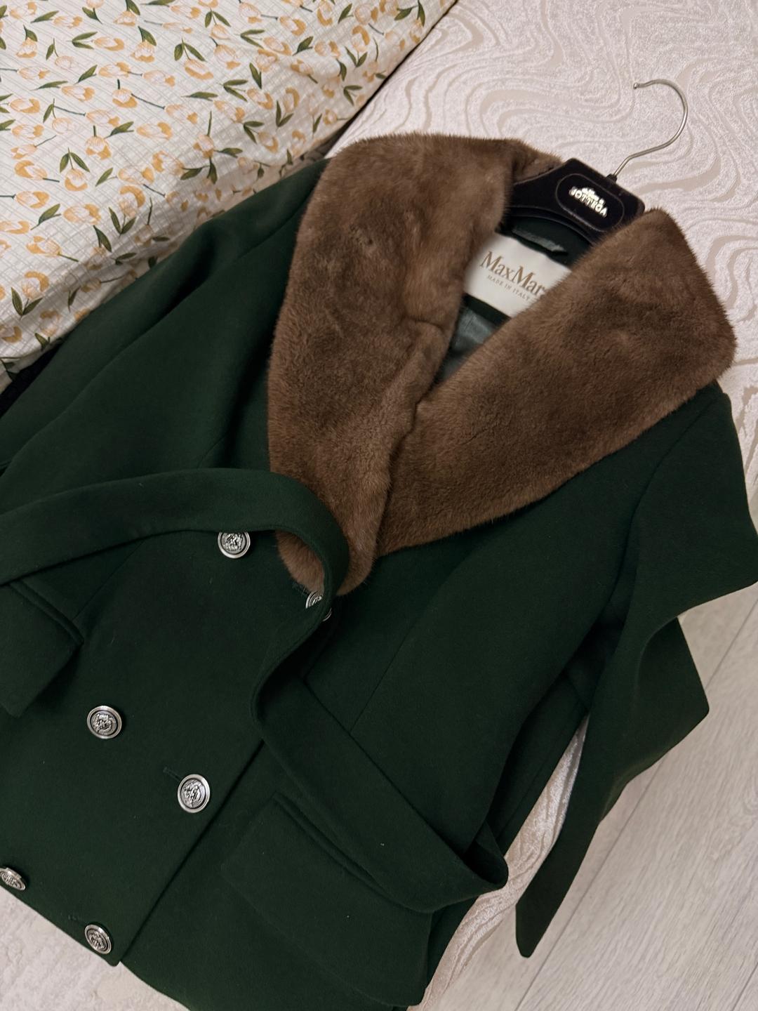 Max Mara Пальто MaxMara,Воротник выполнен из натуральной кожи. — фото 2