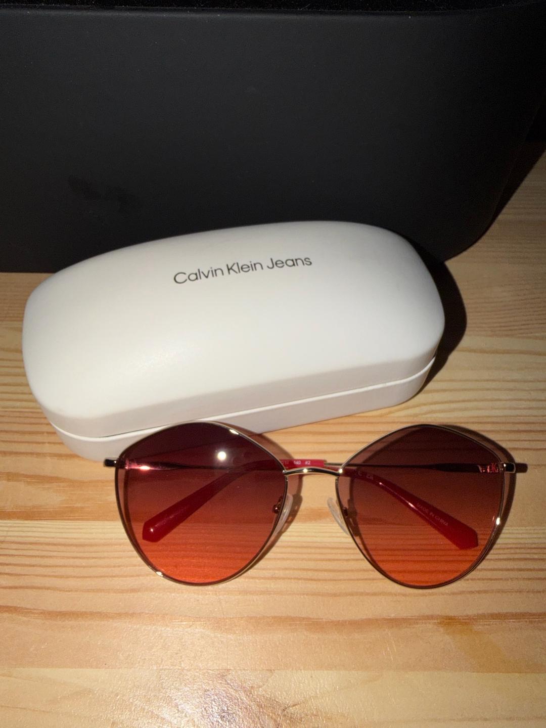 Calvin Klein Солнцезащитные очки Calvin Klein — фото 2