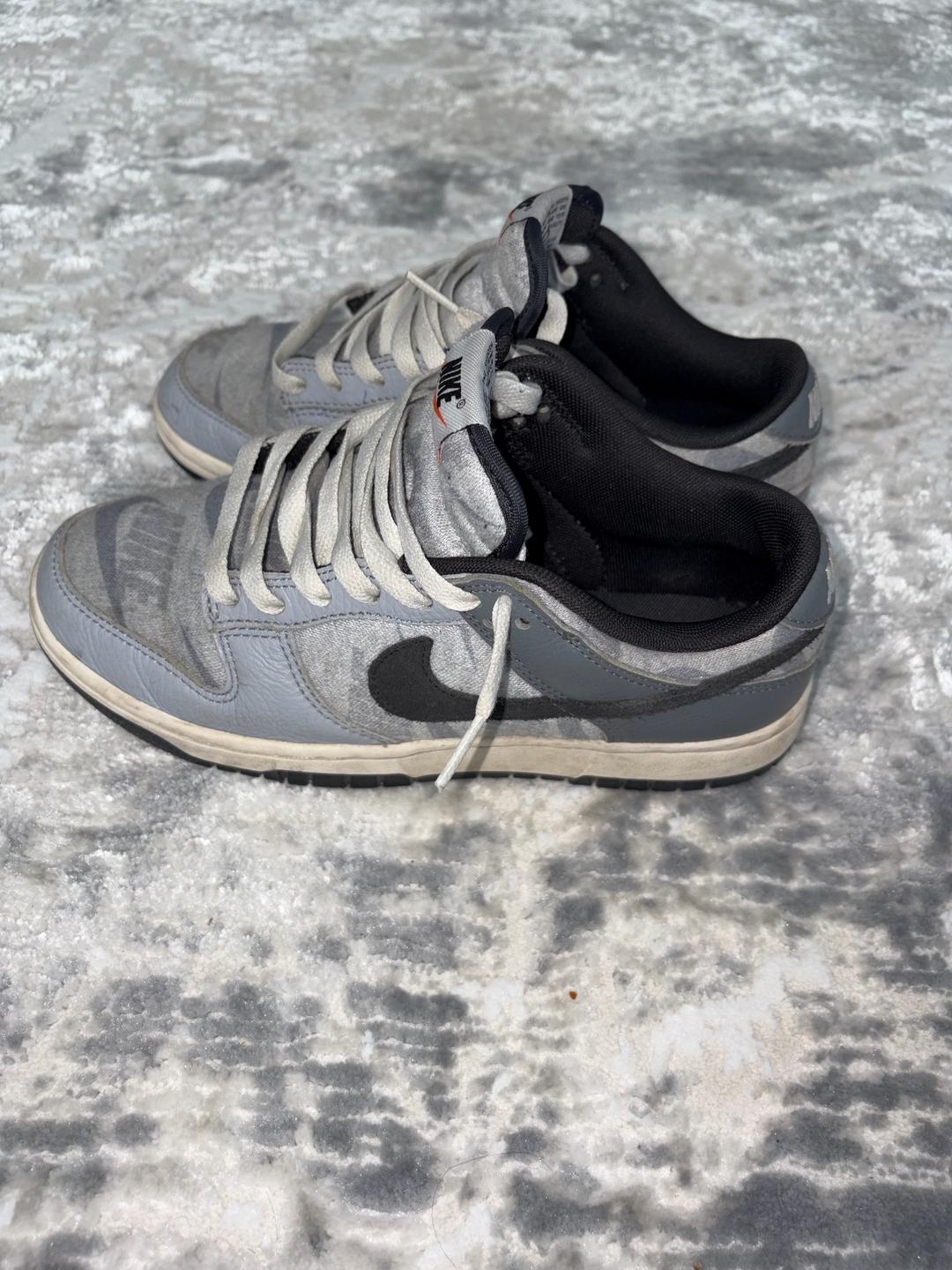 Nike Кроссовки Nike серые с черным — фото 2