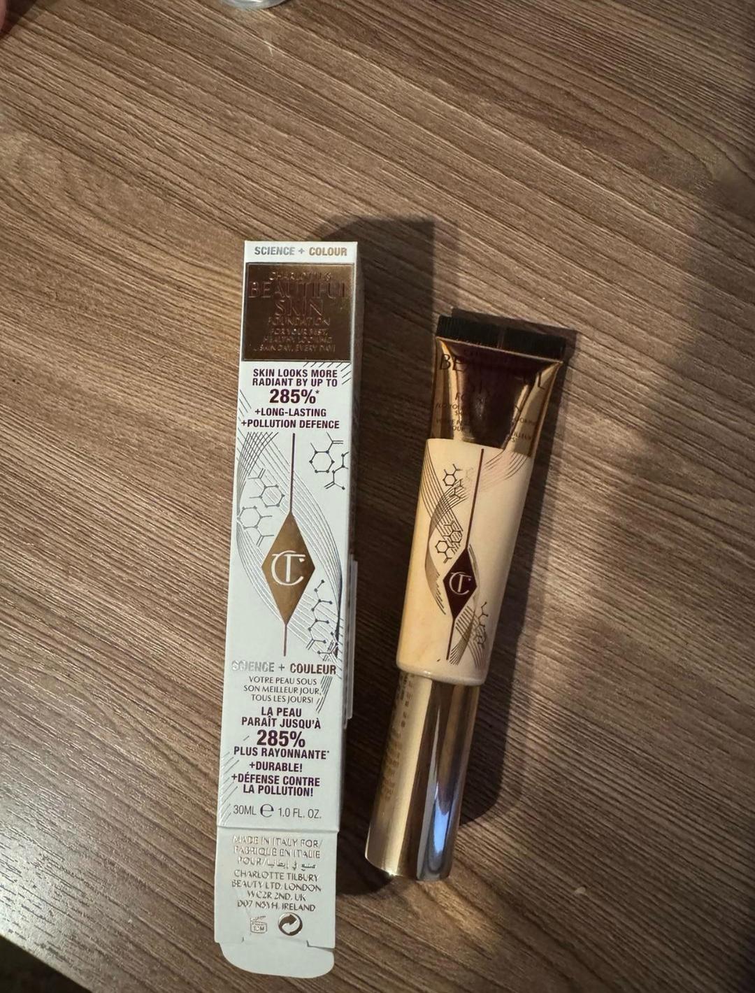 Charlotte Tilbury Charlotte Tilbury Beautiful Skin Foundation тональный крем — фото 2