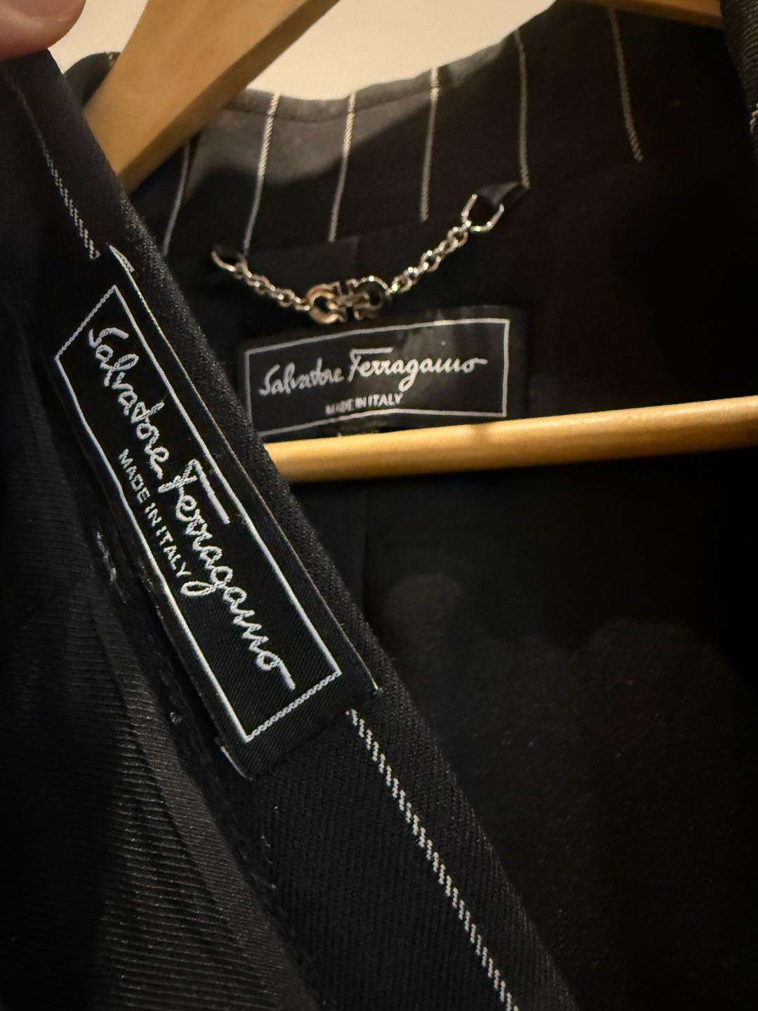 Salvatore Ferragamo Костюм Salvatore Ferragamo пиджак и юбка — фото 2