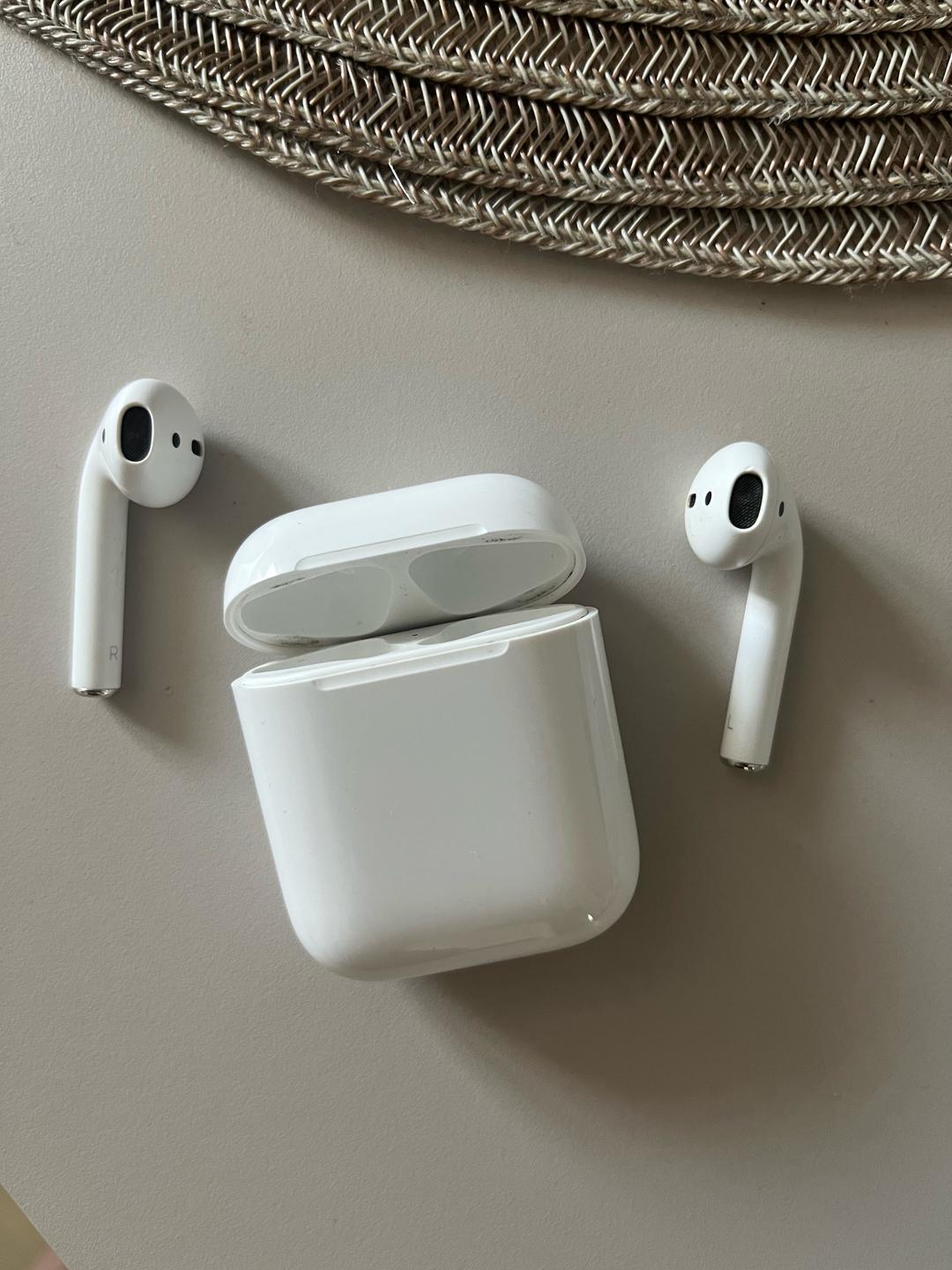 Apple Наушники беспроводные AirPods 2 — фото 2