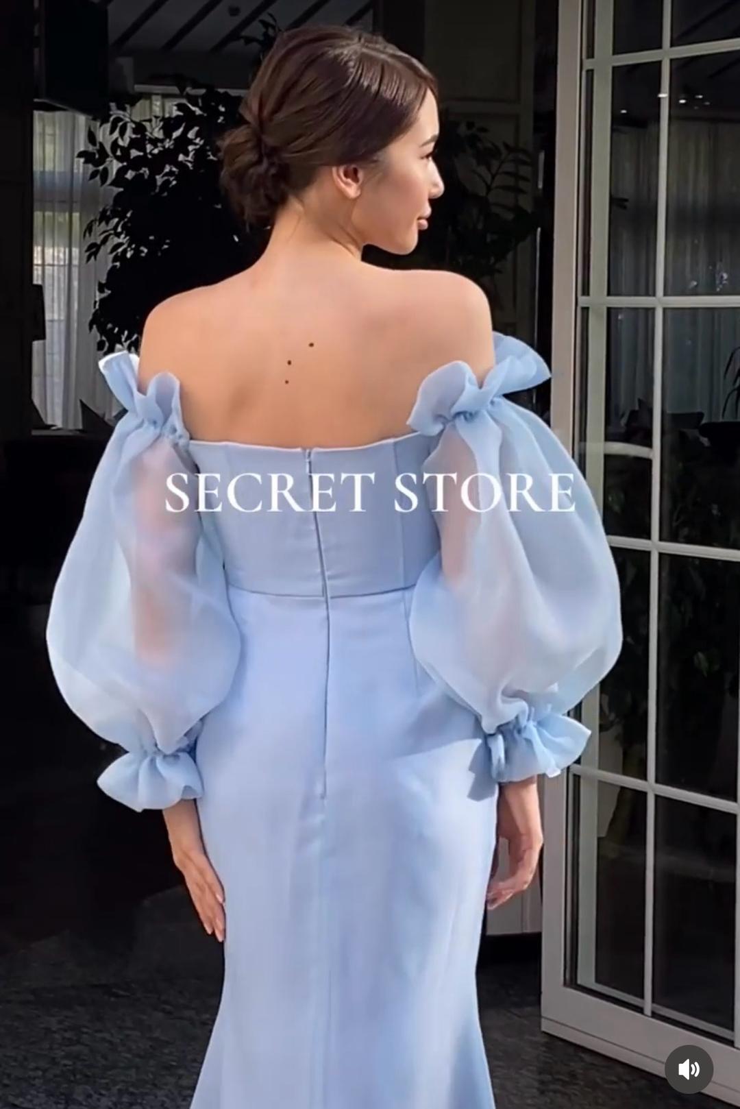 Secret Store Голубое платье с открытыми плечами и пышными рукавами — фото 2