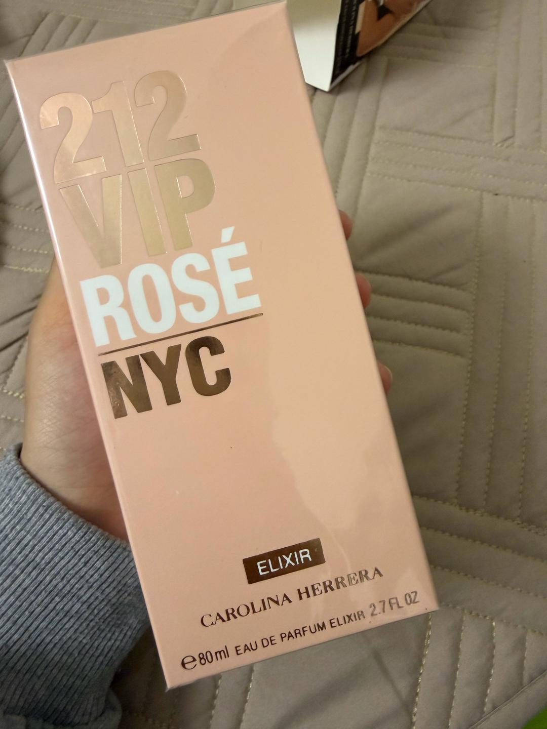 Carolina Herrera Парфюмерная вода Carolina Herrera 212 VIP Rosé Elixir — фото 2