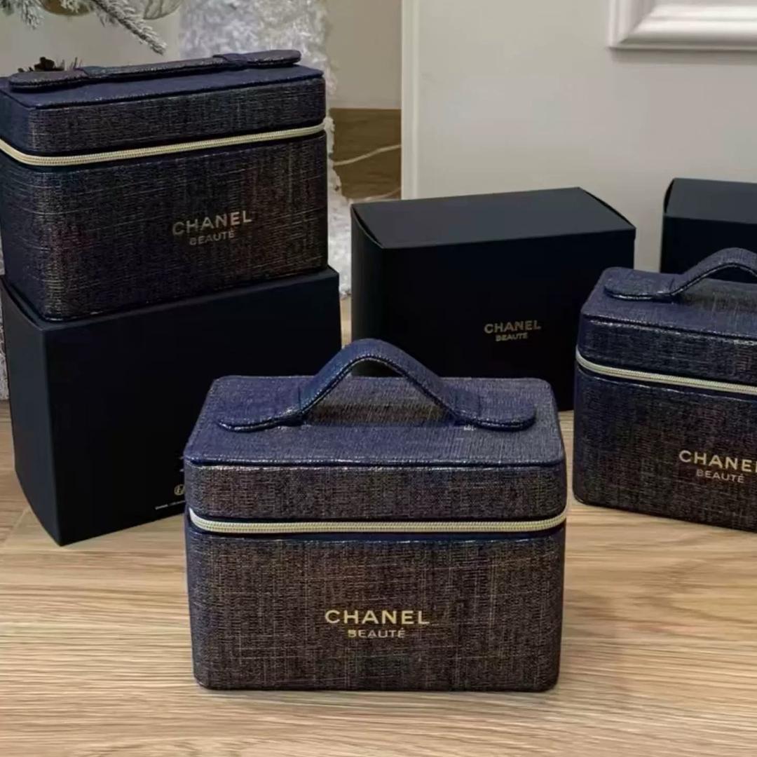 Chanel Косметичка Chanel Makeup — фото 2