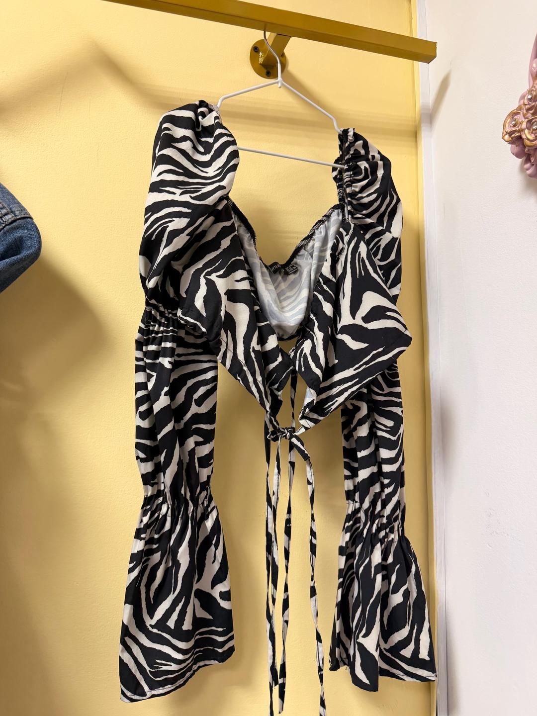 PrettyLittleThing Топ PRETTYLITTLETHING с принтом зебра — фото 2