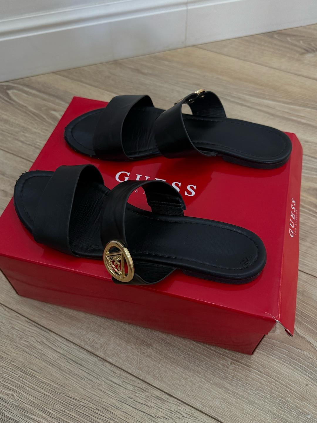 GUESS Черные Шлепанцы Guess тапочки оригинальные — фото 2
