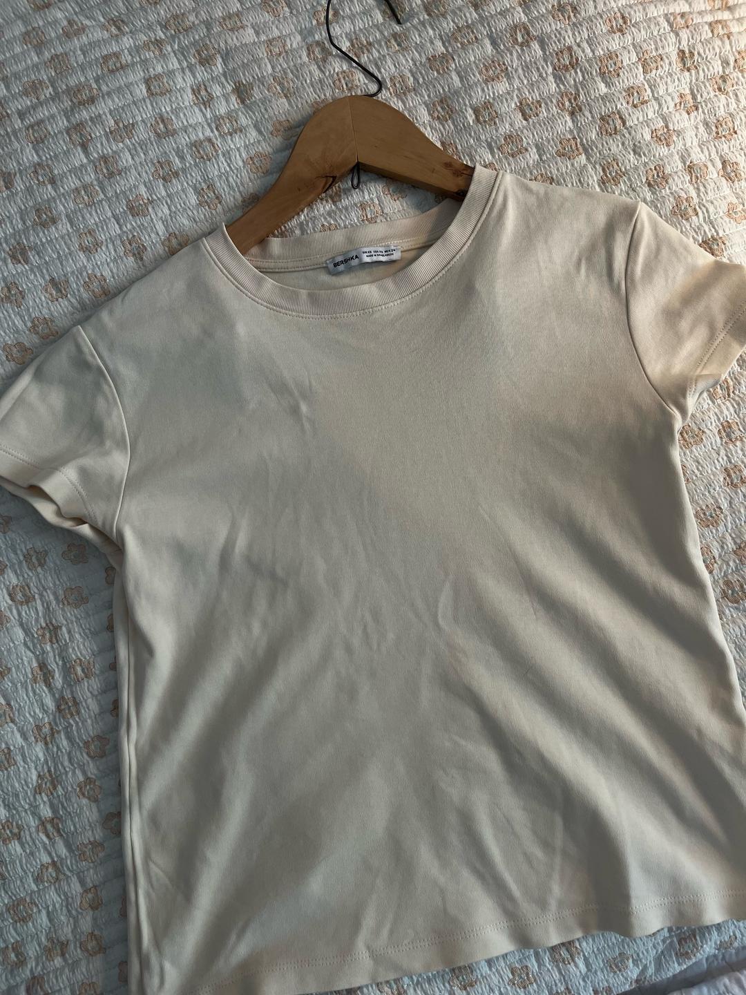 Bershka Футболка бершка новая — фото 2