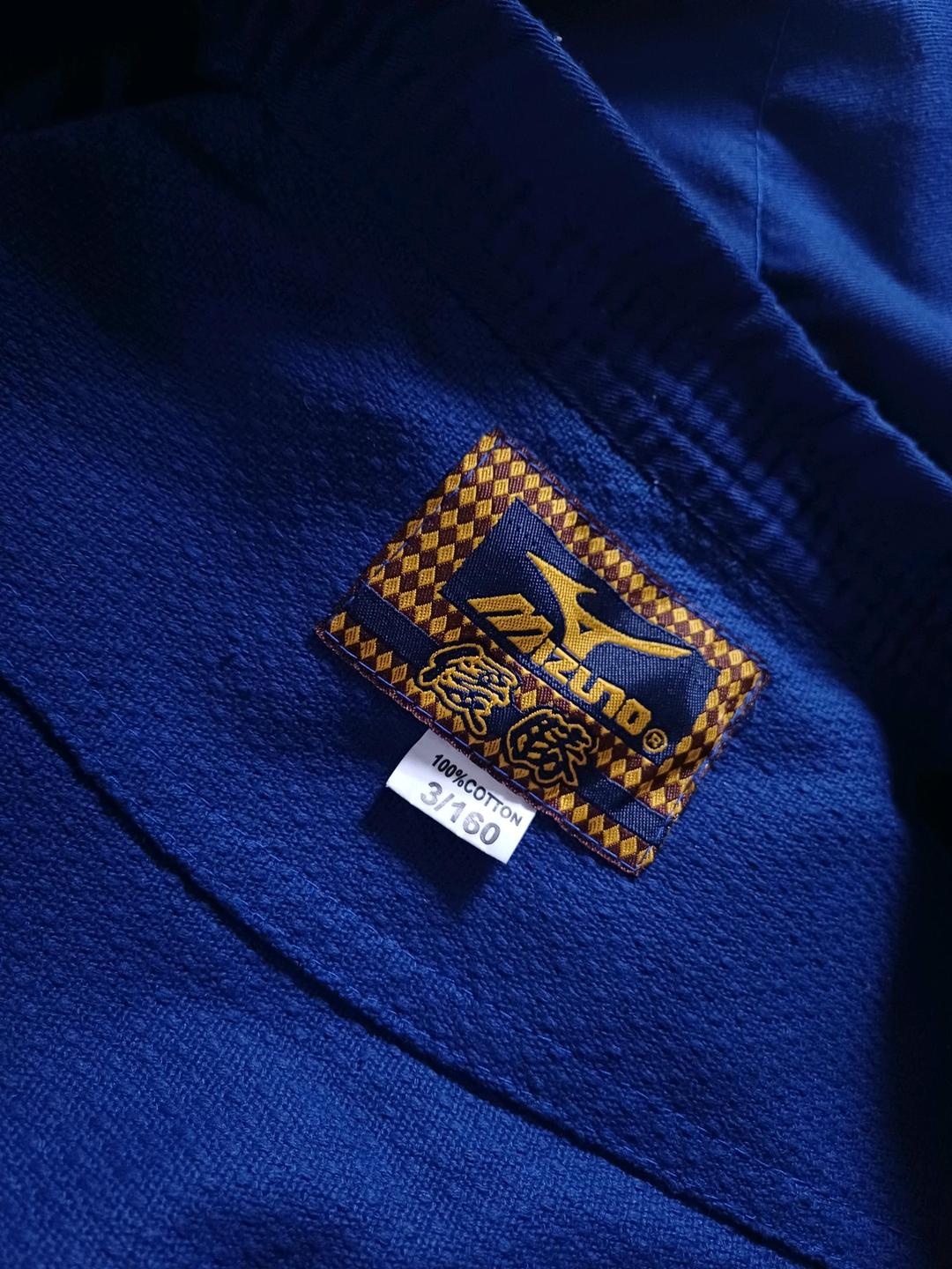 Mizuno Кимоно для дзюдо унисекс Mizuno 100% Cotton синее с белым поясом — фото 2