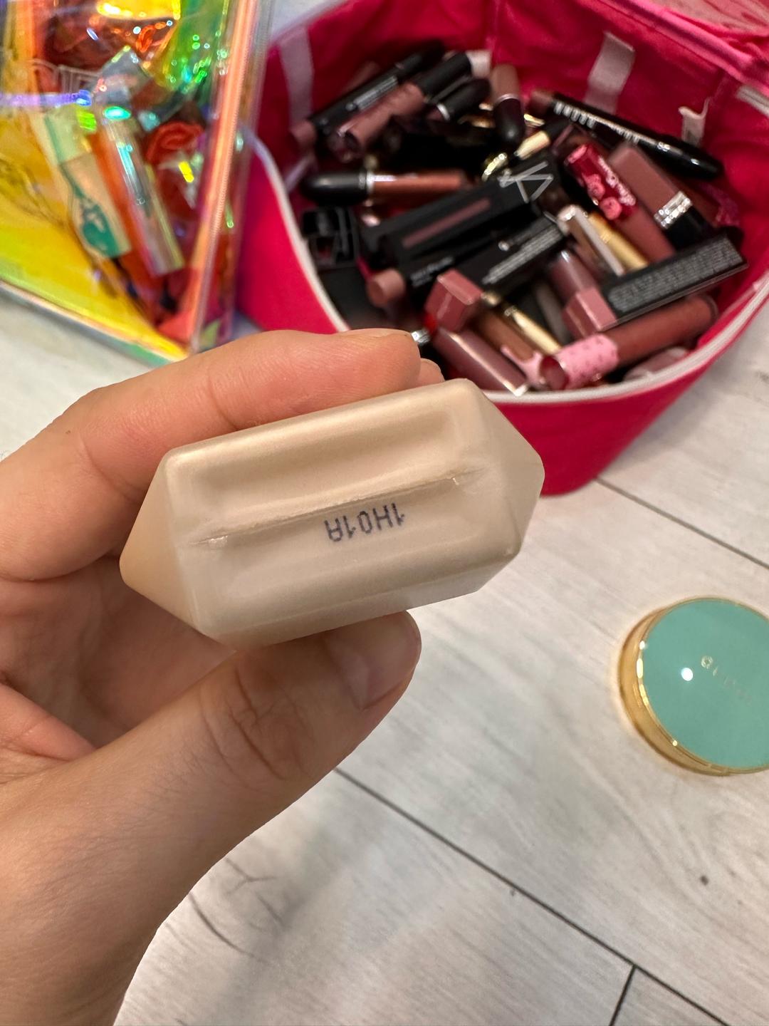 Fenty Beauty Тональный флюид Fenty Beauty Eaze Drop — фото 2