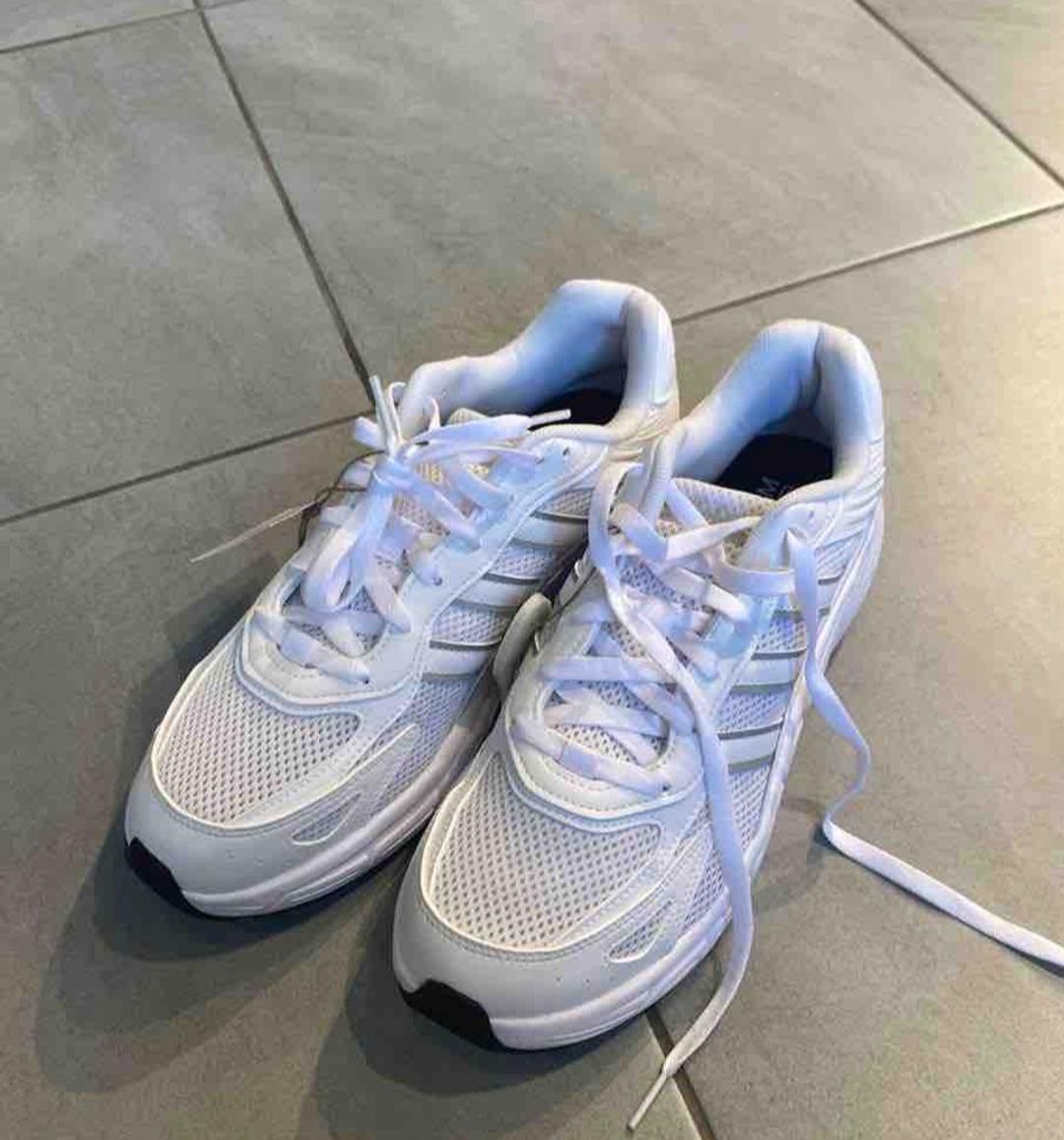 Adidas Кроссовки adidas 39,5 оригинал новые — фото 2