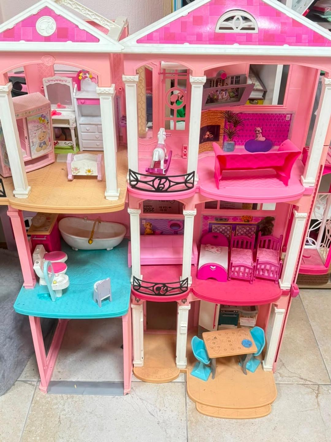 Barbie Отдам Кукольный дом barbie с мебелью внутри — фото 2