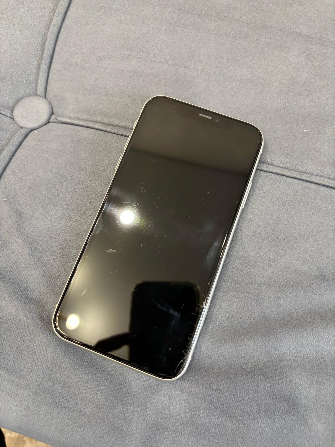 Apple Телефон Айфон 11 — фото 2