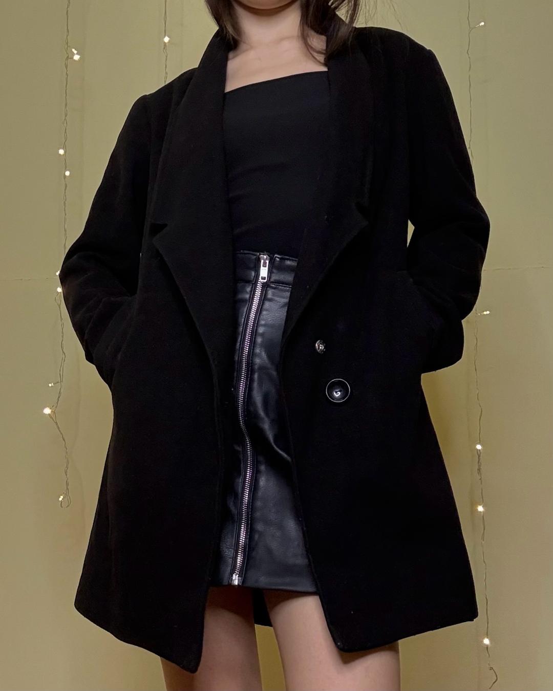 Max Mara Черное женское пальто/пиджак на осень/весну; демисезонка — фото 2