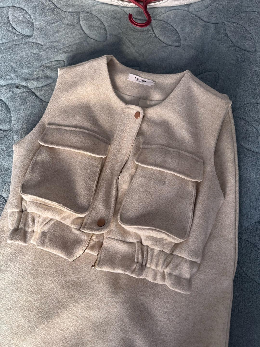 Fashion Костюм из жилета и юбки — фото 2