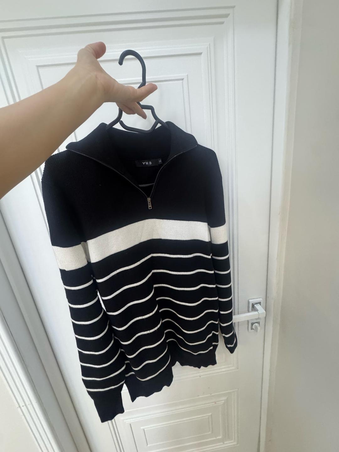 Y.N.G Y.N.GБазовый свитер в полоску на молнии (Half-Zip) от Y.N.G — фото 2