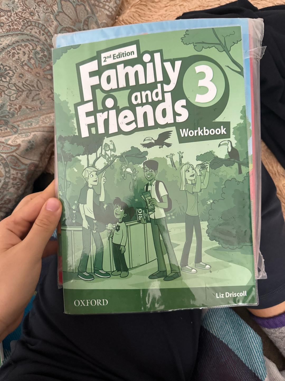 Naomi Simmons Книга и рабочая тетрадь для английского . Family and Friends 2 и 3 — фото 2
