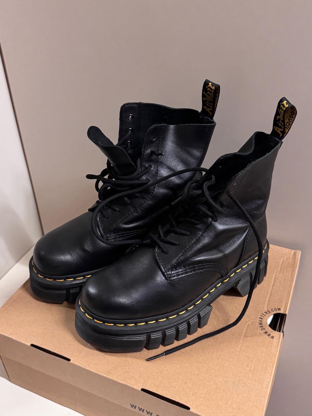 Dr. Martens Ботинки Dr. Martens Оригинал — фото 2