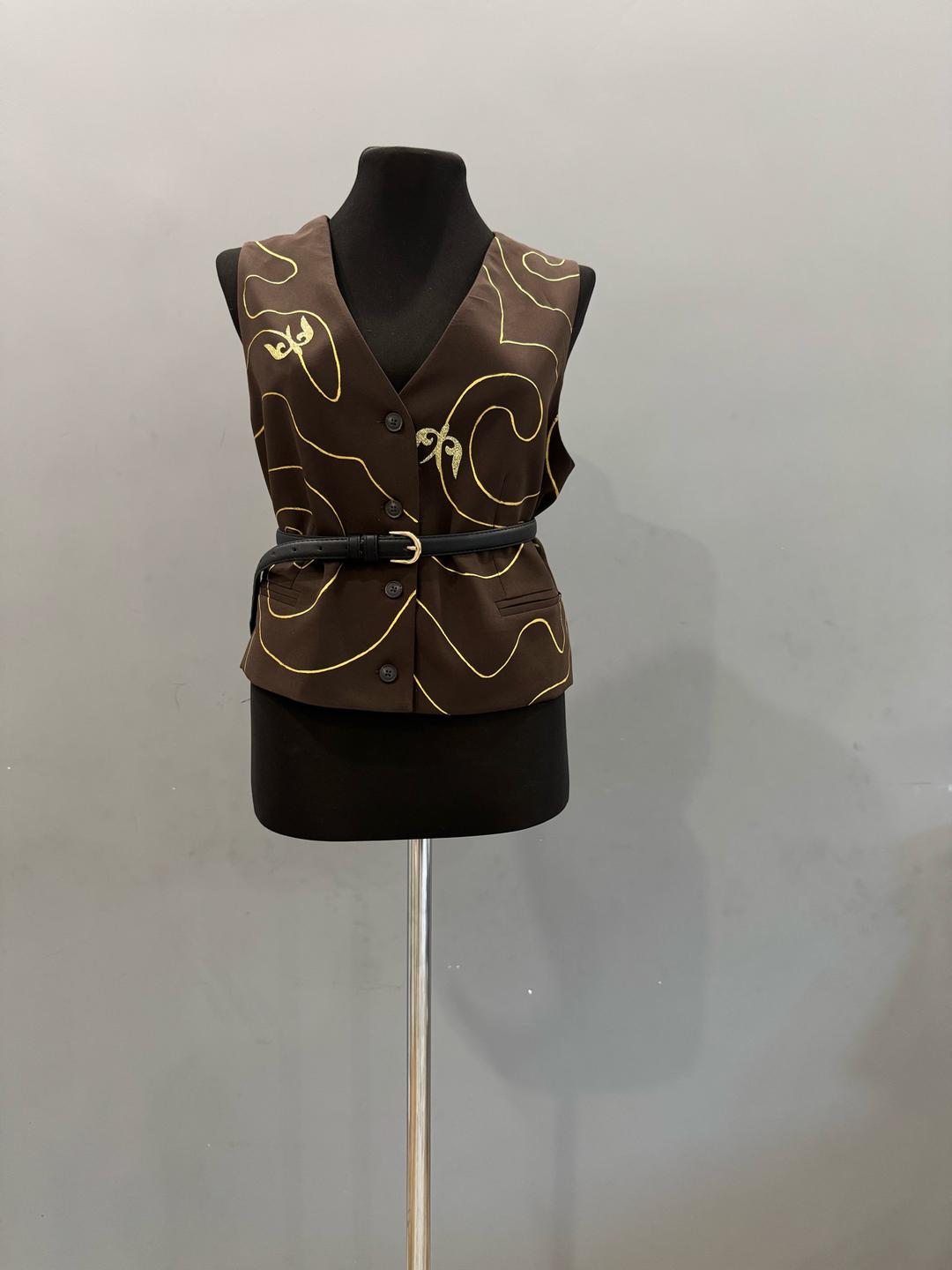 Handmade (ручная работа) Женский жилет с золотистым принтом, ручная работа, в единственном экземпляре — фото 2