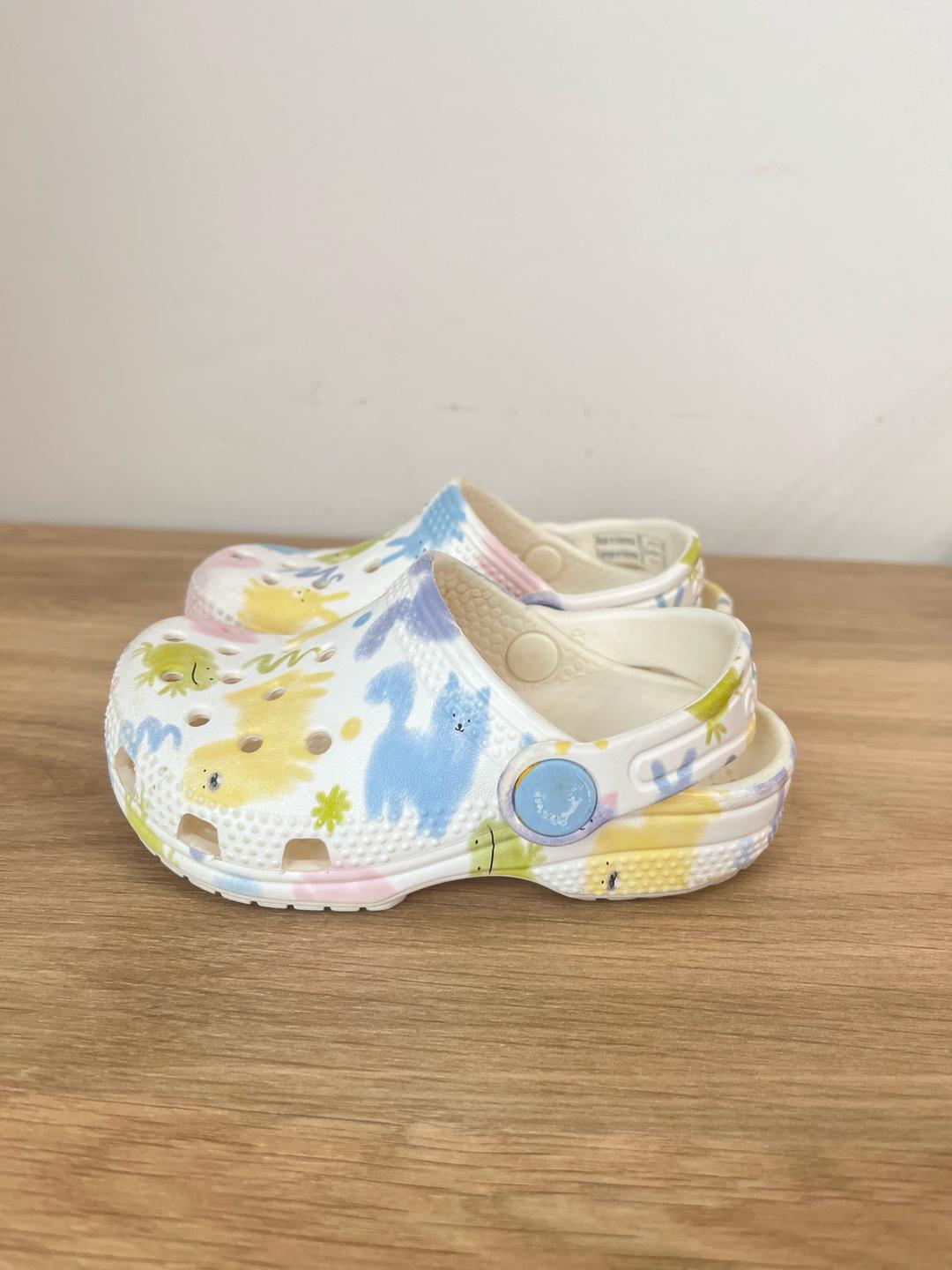 Crocs Сабо Crocs для девочки с принтом — фото 2