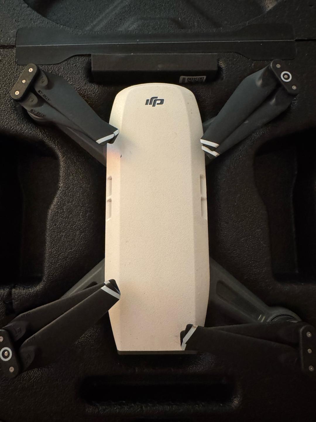 Calvin Klein Продам Dji spark Дрон — фото 2