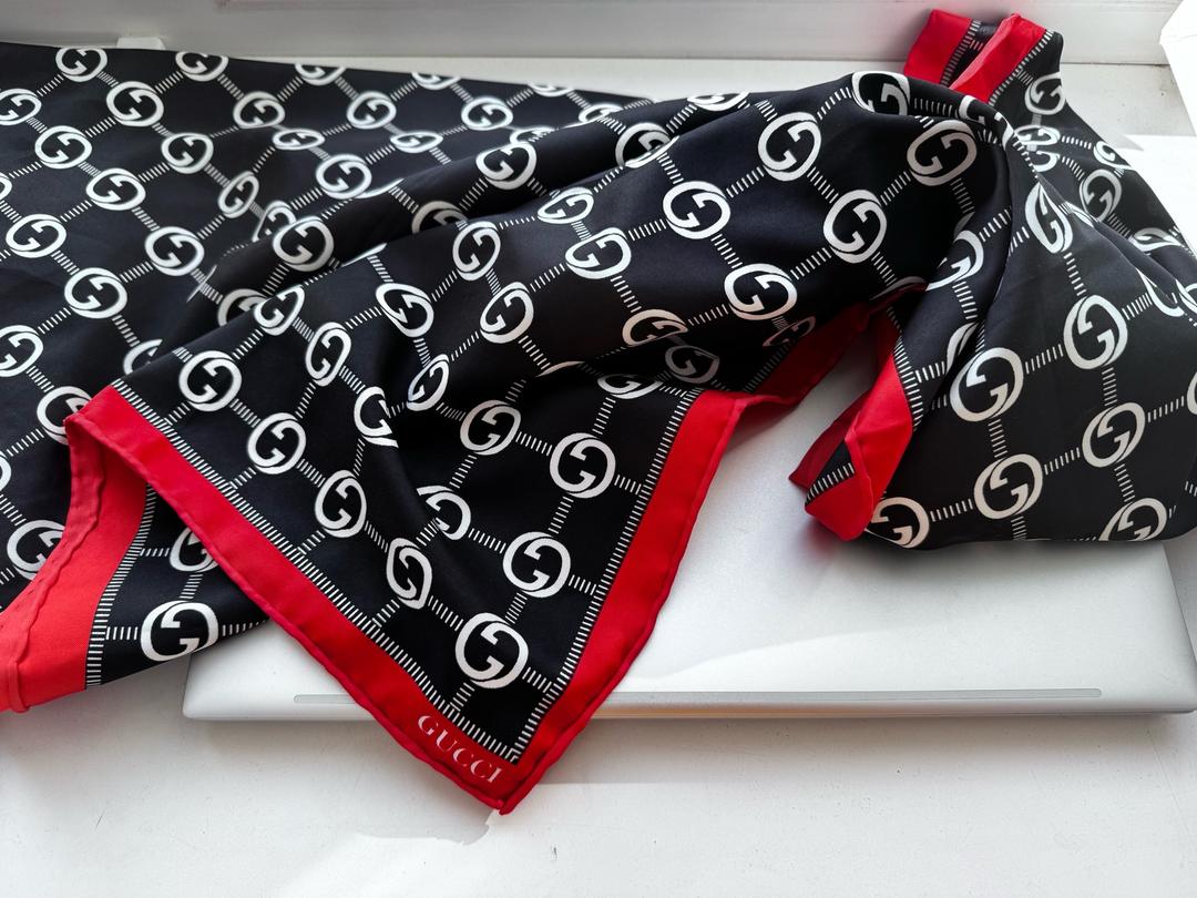 Gucci Продаю платок Gucci — фото 2
