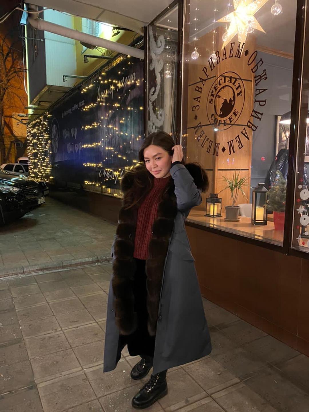 Продаю зимнюю парку с натуральным мехом песца — фото 2