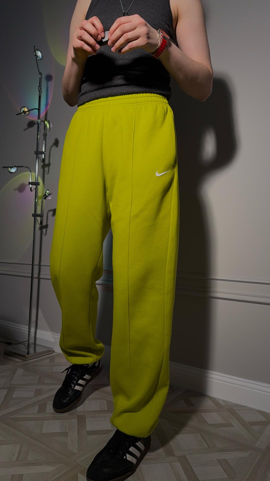 Nike Брюки NIKE Sportswear Phoenix (bright cactus) — фото 2